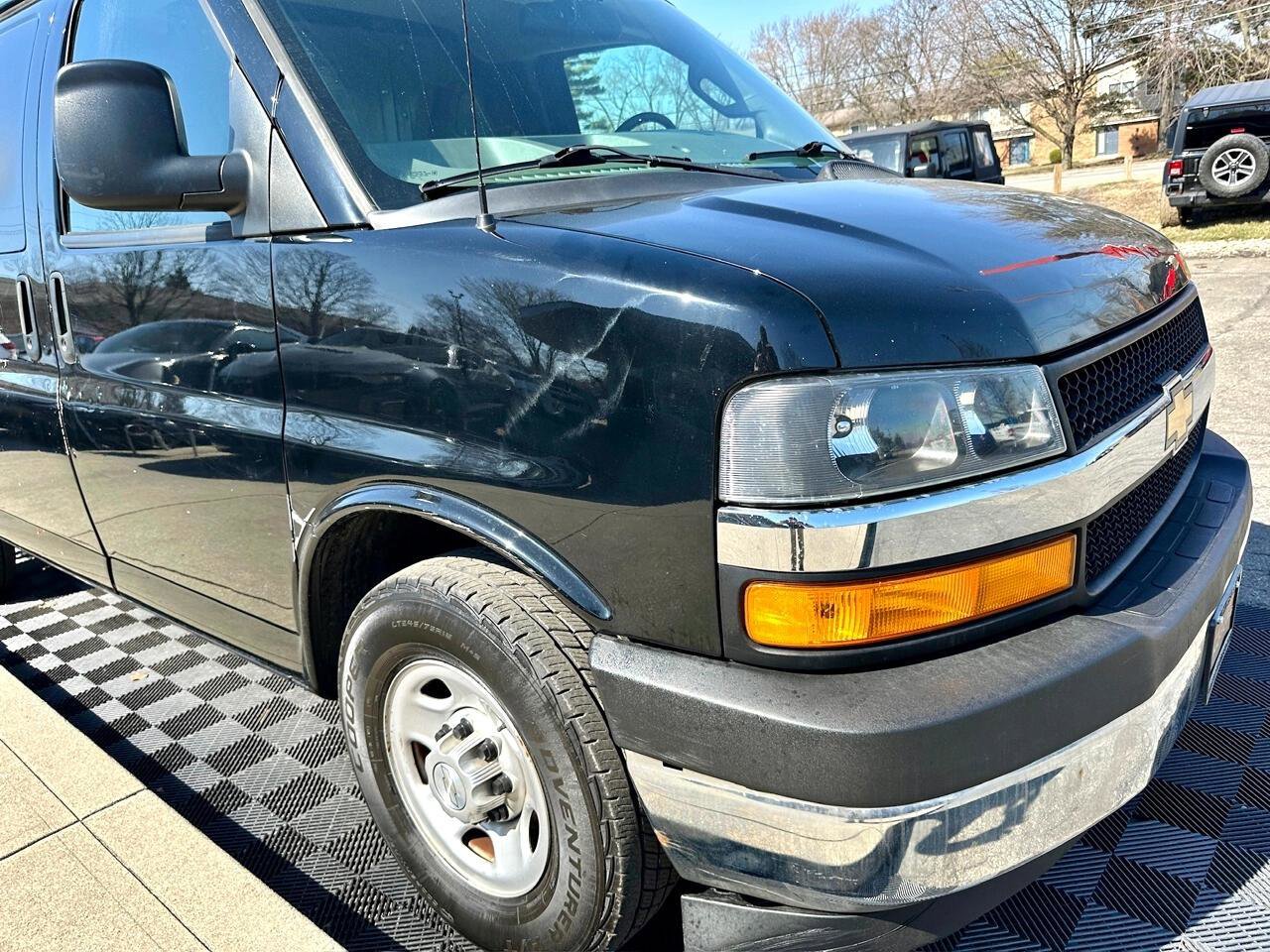Used 2018 Chevrolet Express 2500 w/ Driver Convenience Package image 11