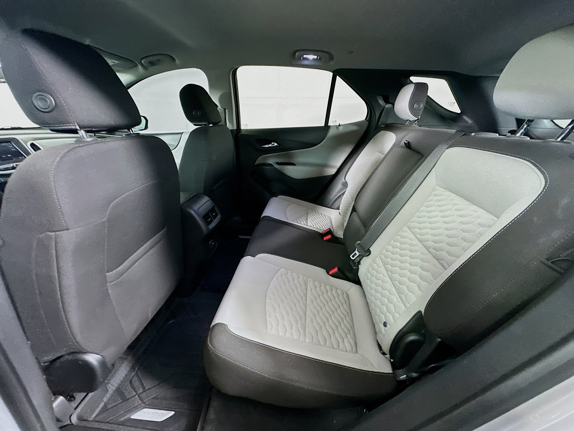 Used 2020 Chevrolet Equinox LT FWD image 25