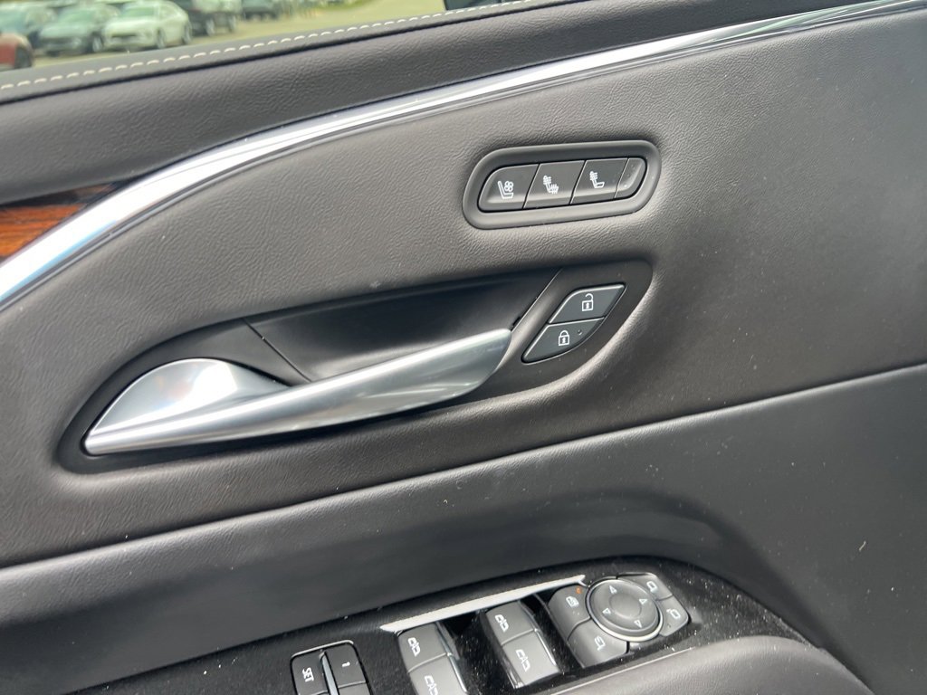 Used 2024 Cadillac Escalade ESV Premium Luxury image 28