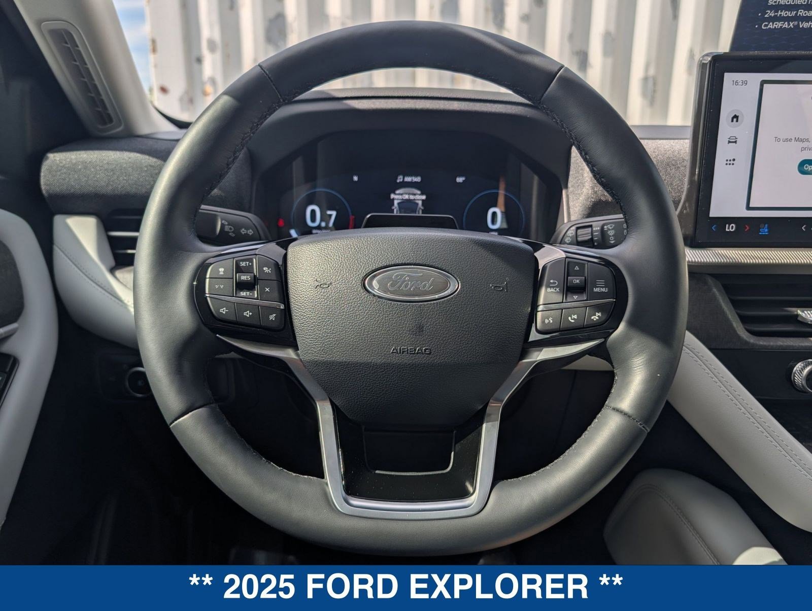 Used 2025 Ford Explorer Platinum w/ Ultimate Package AWD/4WD image 28