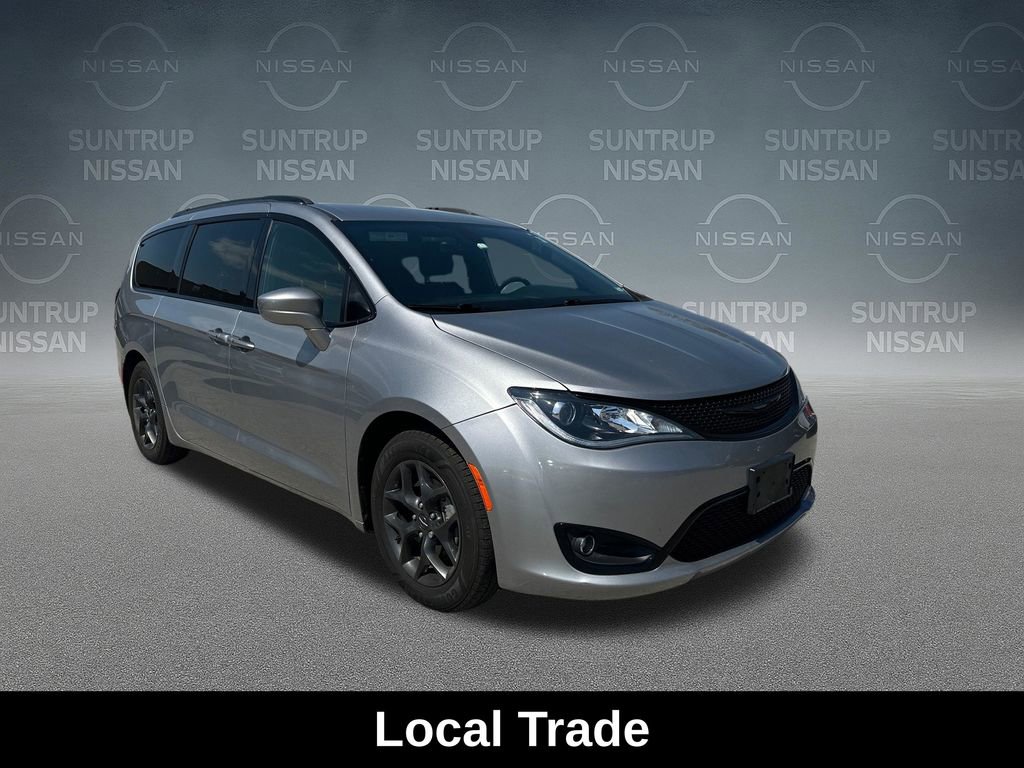 Used 2018 Chrysler Pacifica Touring-L w/ Premium Audio Group image 7