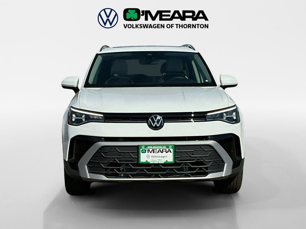 Certified 2025 Volkswagen Taos SE w/ Panoramic Sunroof Package AWD/4WD image 8