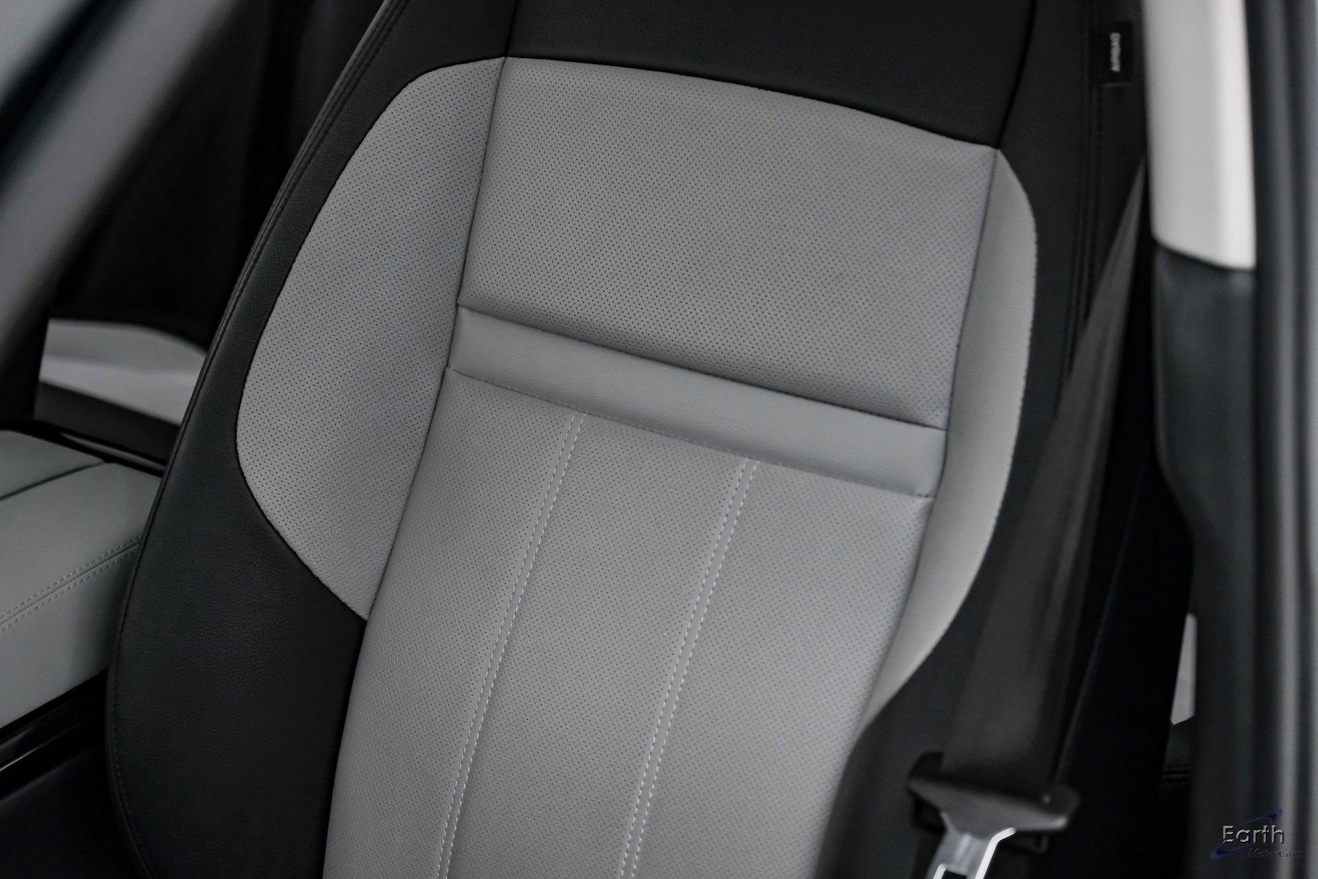 Used 2024 Land Rover Range Rover Evoque Dynamic SE image 38