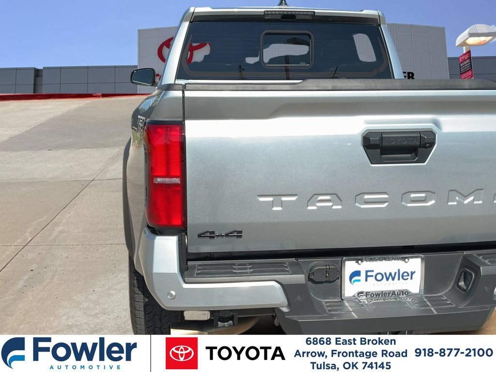 Certified 2025 Toyota Tacoma TRD Off-Road w/ TRD Off Road Upgrade Package AWD/4WD image 31