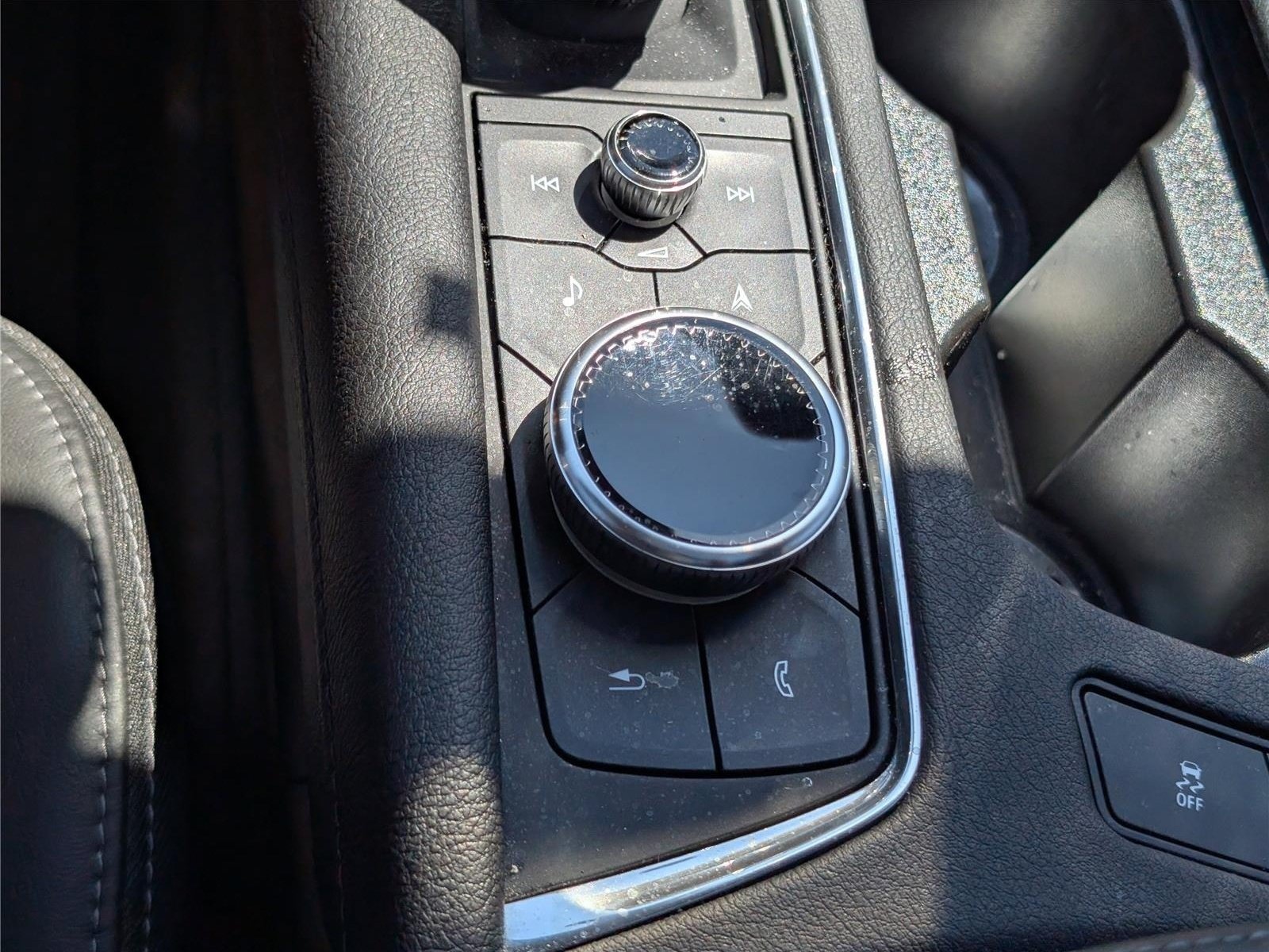 Used 2023 Cadillac XT6 Sport w/ Technology Package AWD/4WD image 29