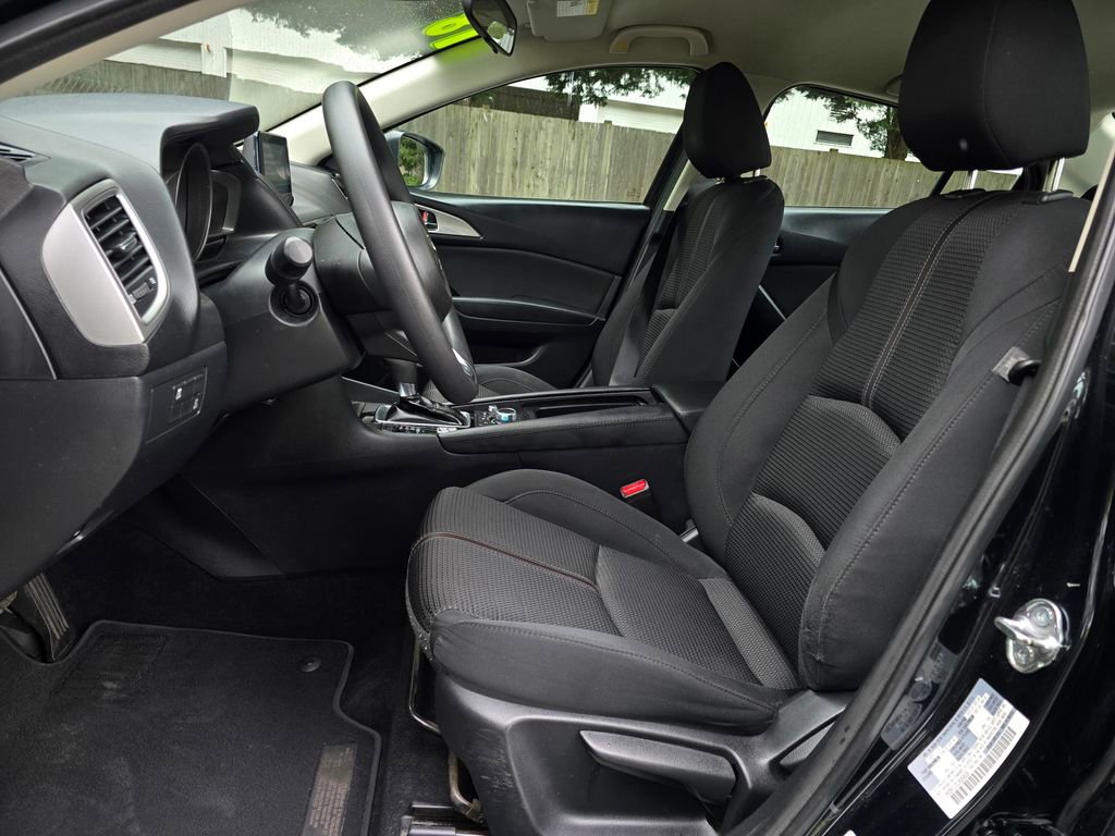 Used 2018 MAZDA MAZDA3 Sport w/ Preferred Equipment Package FWD image 21