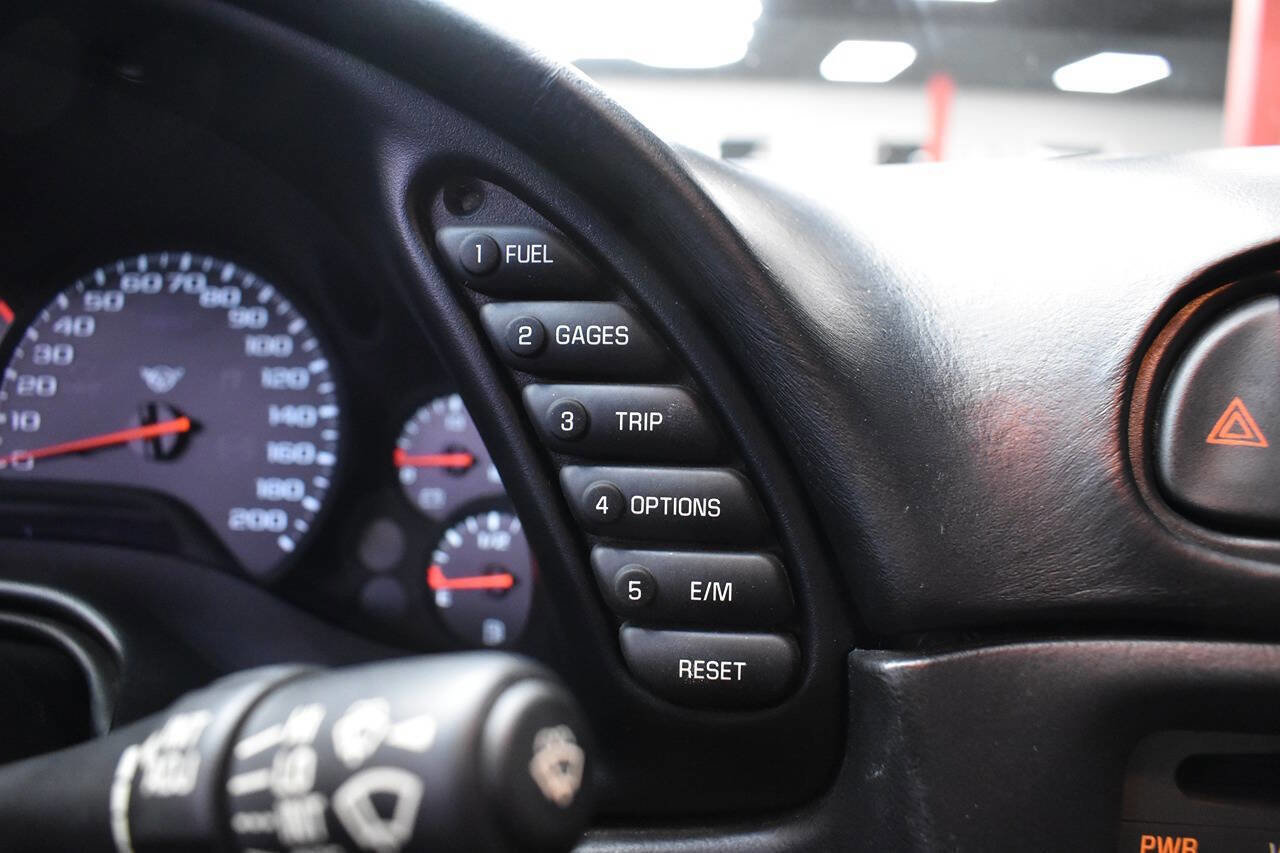 Used 2002 Chevrolet Corvette Coupe w/ Preferred Equipment Group1 RWD image 19