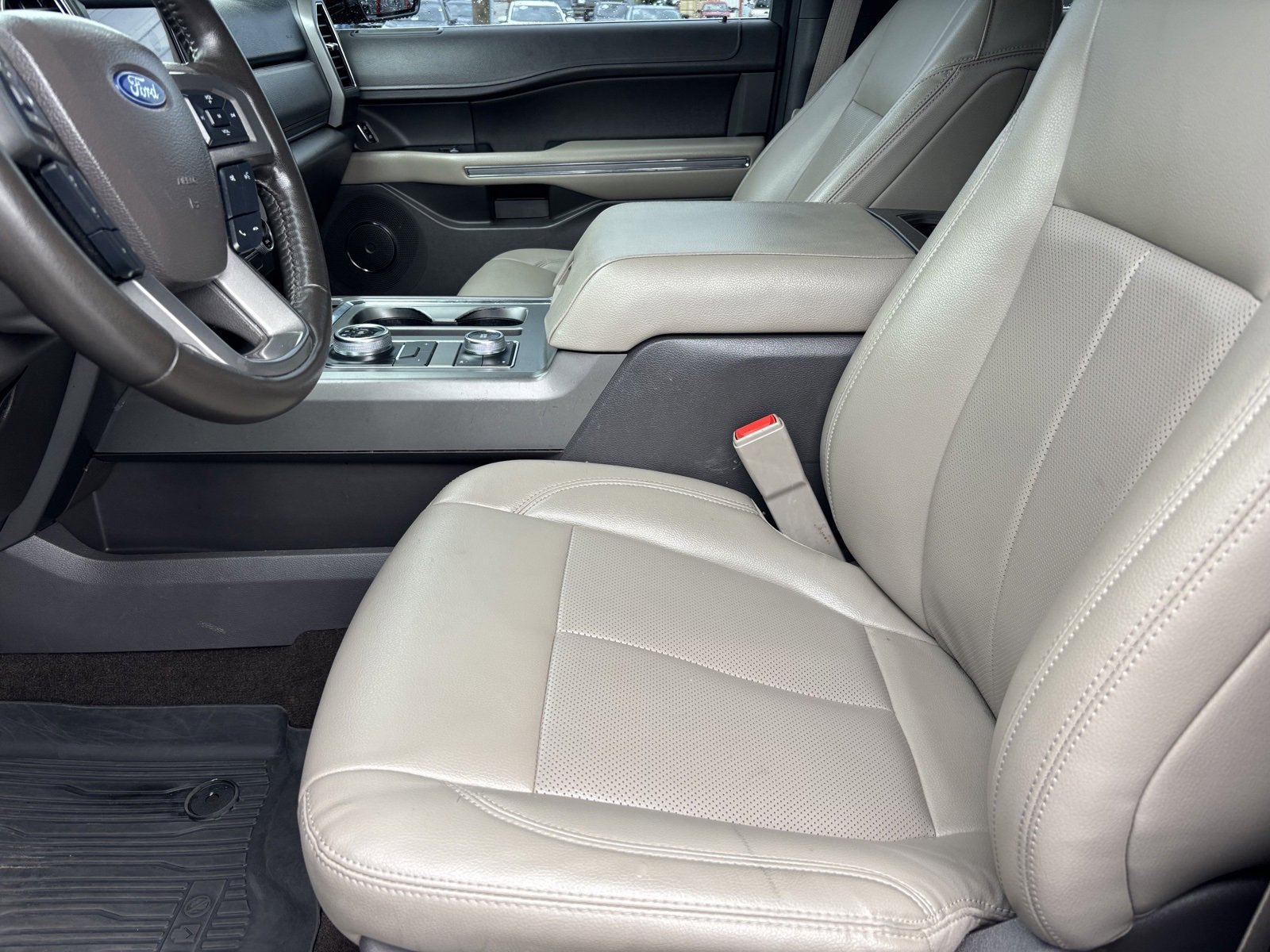 Used 2021 Ford Expedition XLT w/ FX4 Off-Road Package image 19