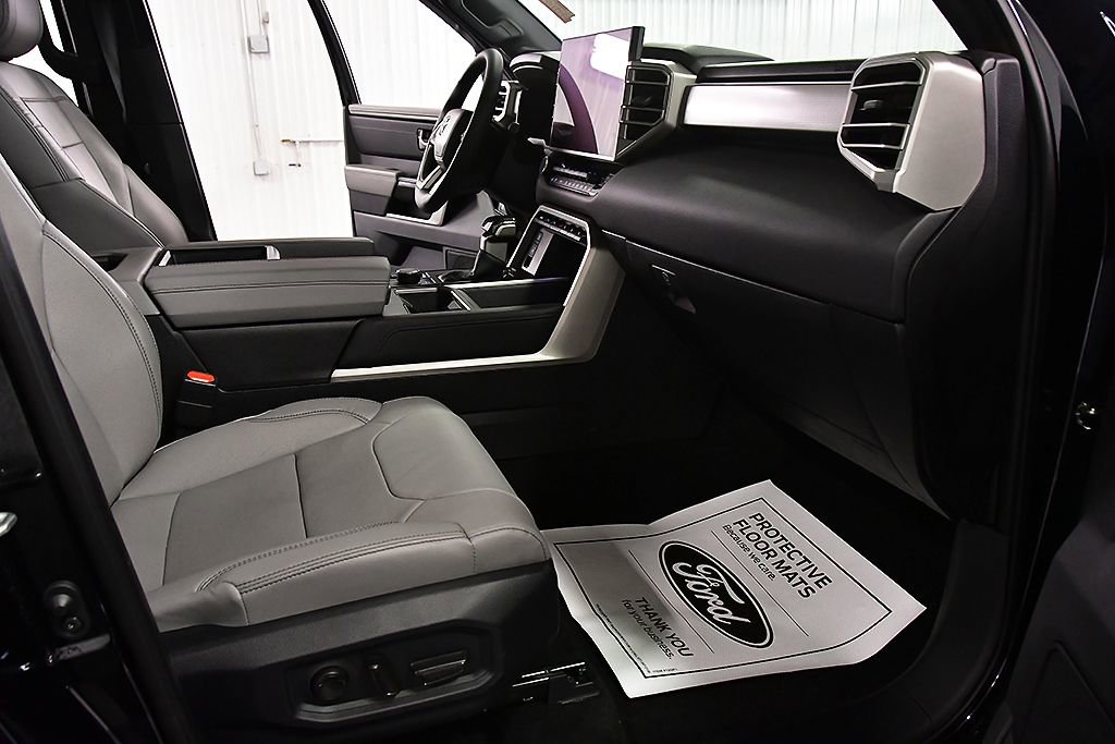 Used 2026 Toyota Tundra Limited AWD/4WD image 30