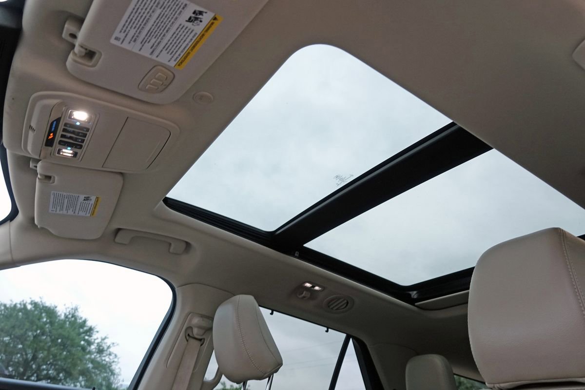 Used 2020 Ford Explorer Limited w/ Class III Trailer Tow Package RWD image 28