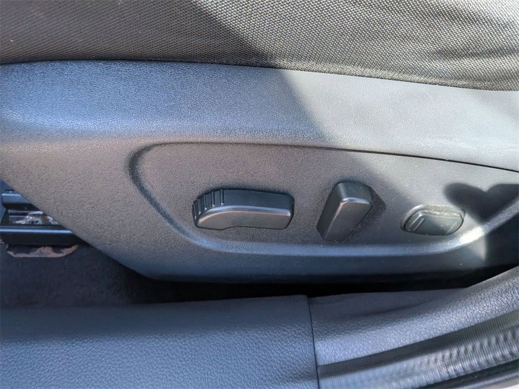 Used 2017 Nissan Rogue SV image 13