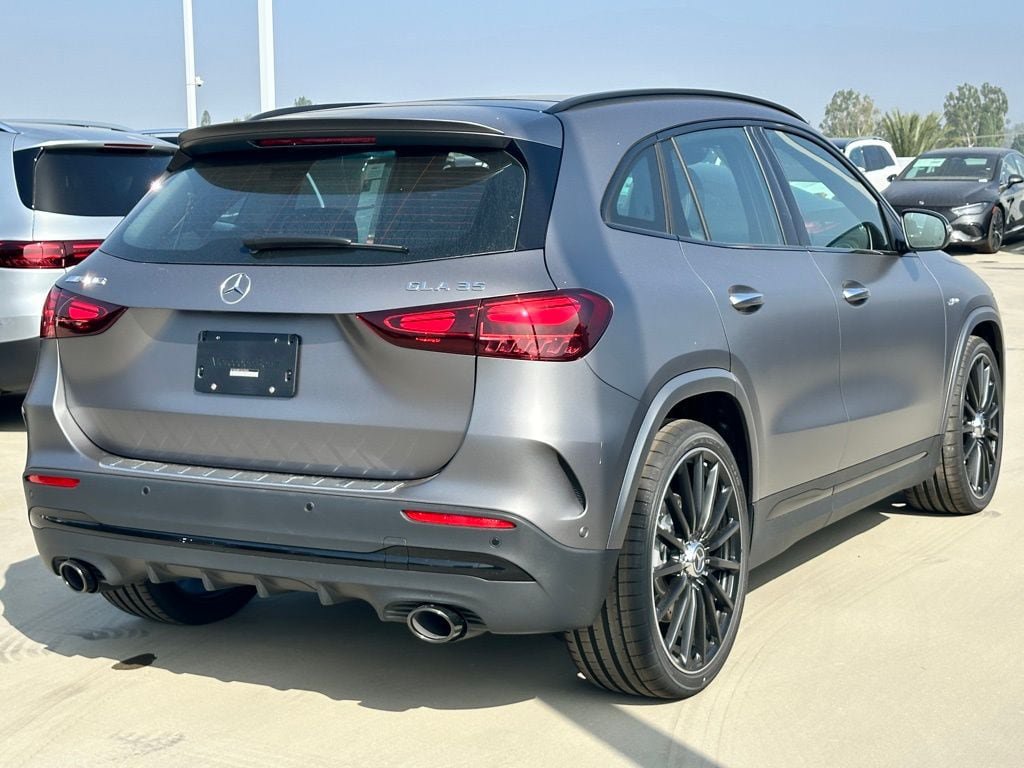 New 2025 Mercedes-Benz GLA 35 AMG 4MATIC image 12