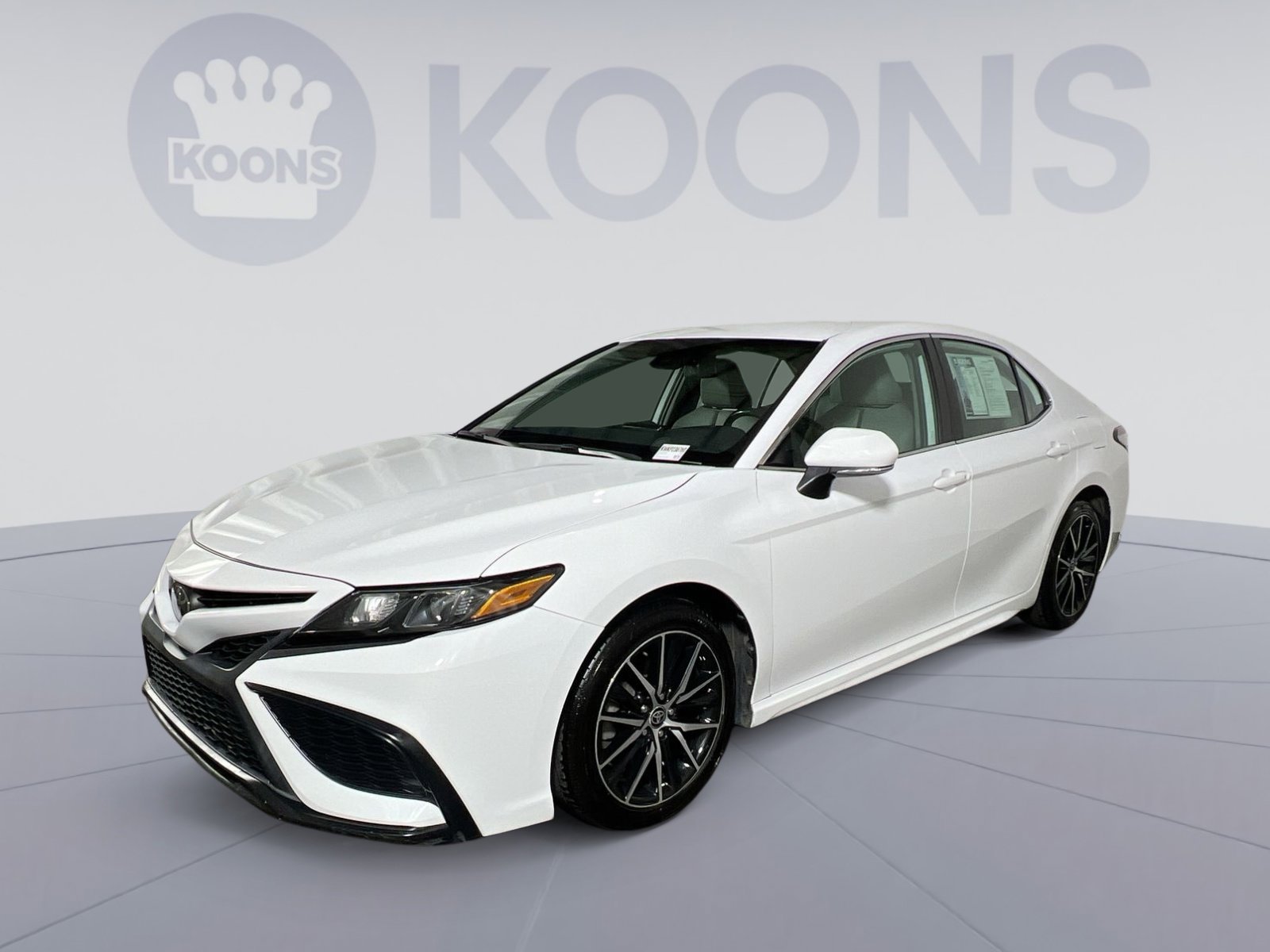 Used 2023 Toyota Camry SE