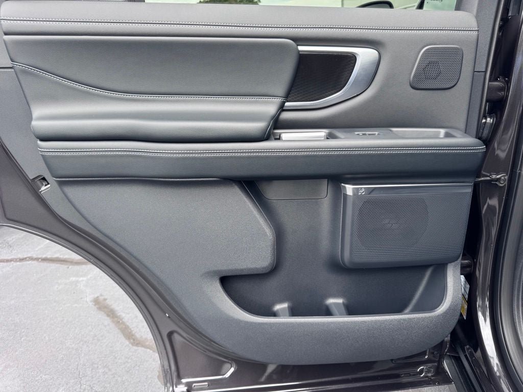 New 2027 Ford Expedition Platinum w/ Stealth Performance Package AWD/4WD image 29