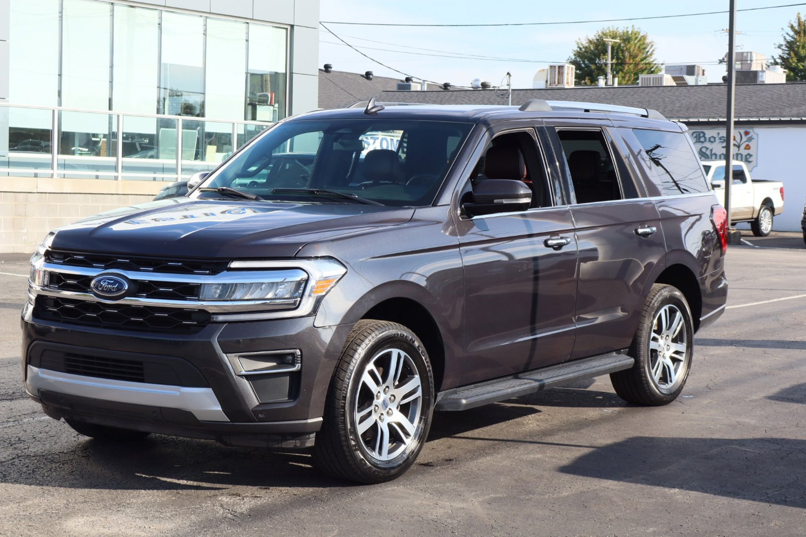 Used 2024 Ford Expedition Limited AWD/4WD image 11