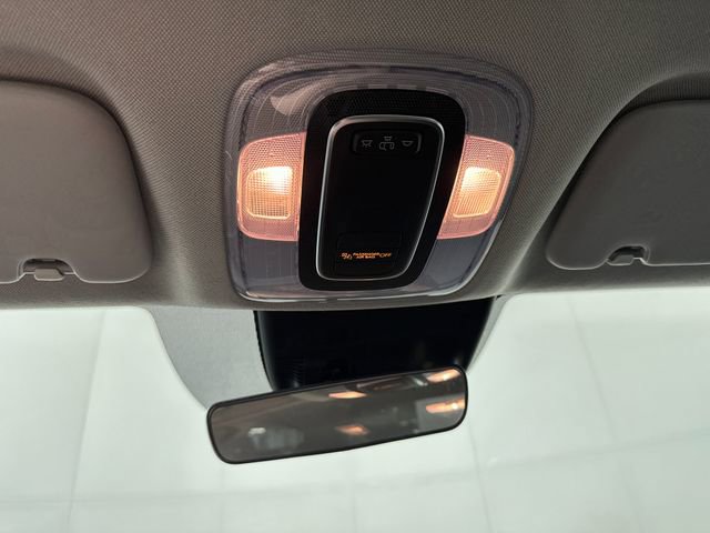 Used 2025 Hyundai Elantra Blue image 24