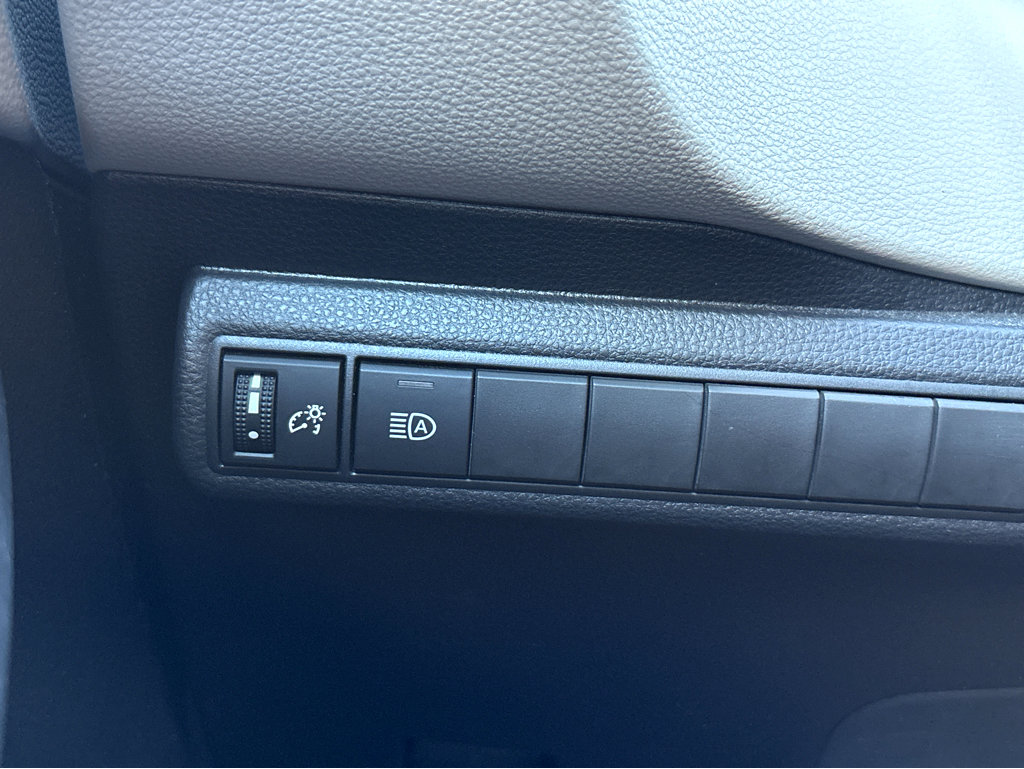 Used 2020 Toyota Corolla LE image 10