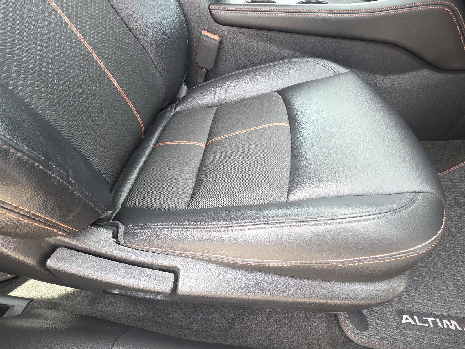 Used 2021 Nissan Altima 2.5 SR w/ SR Premium Package image 26