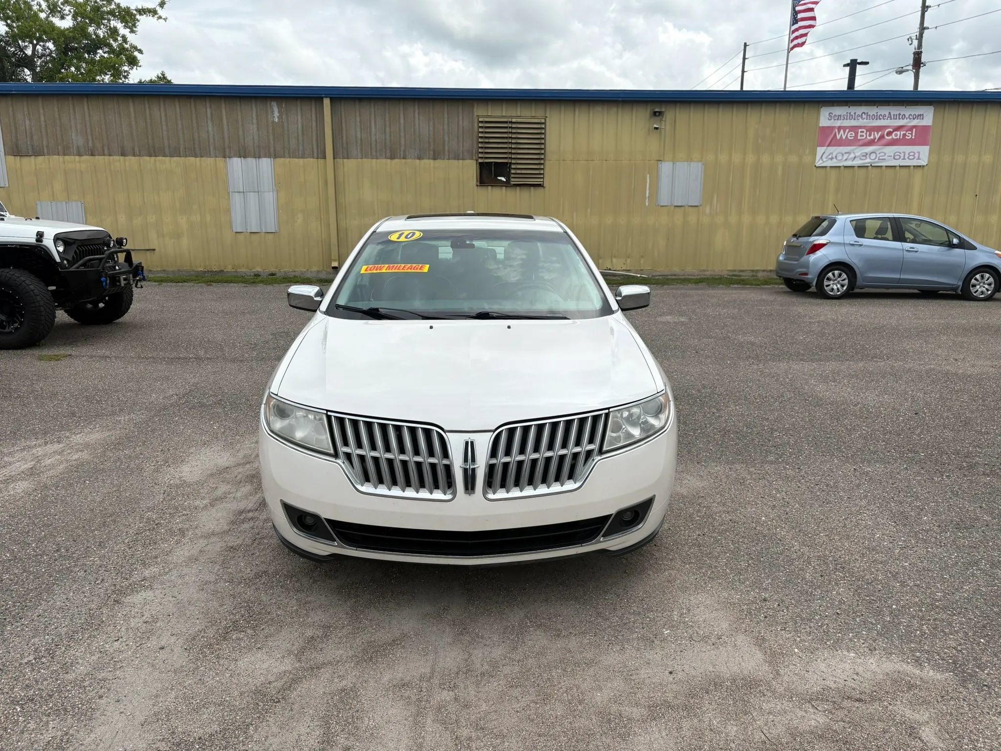 Used 2010 Lincoln MKZ FWD image 3
