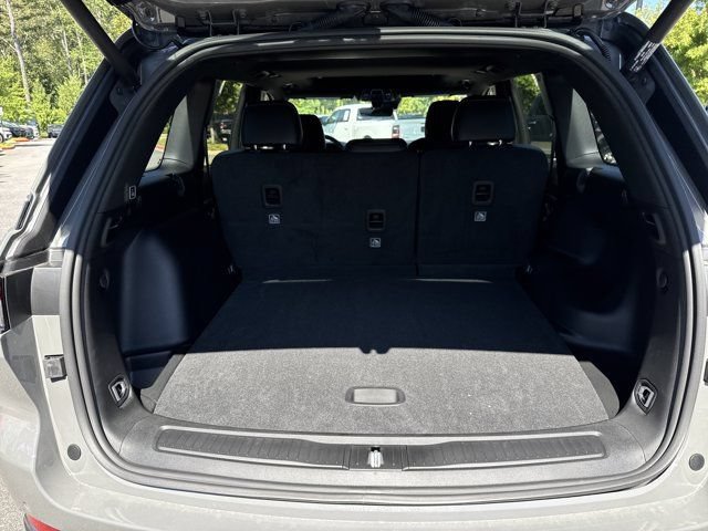 New 2027 Jeep Grand Cherokee Altitude RWD image 18
