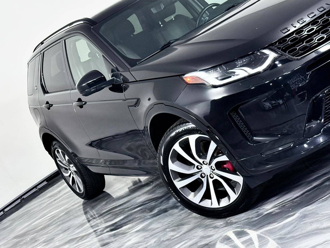 Used 2022 Land Rover Discovery Sport SE R-Dynamic AWD/4WD image 4