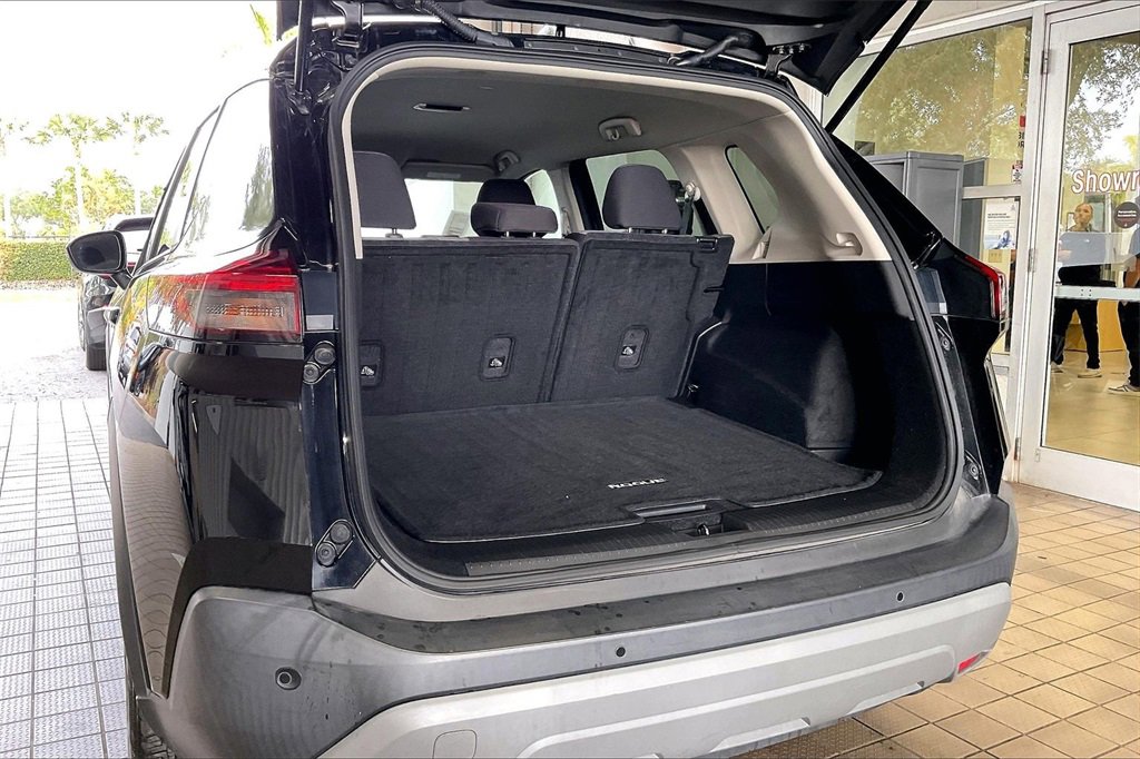 Used 2023 Nissan Rogue SV image 19