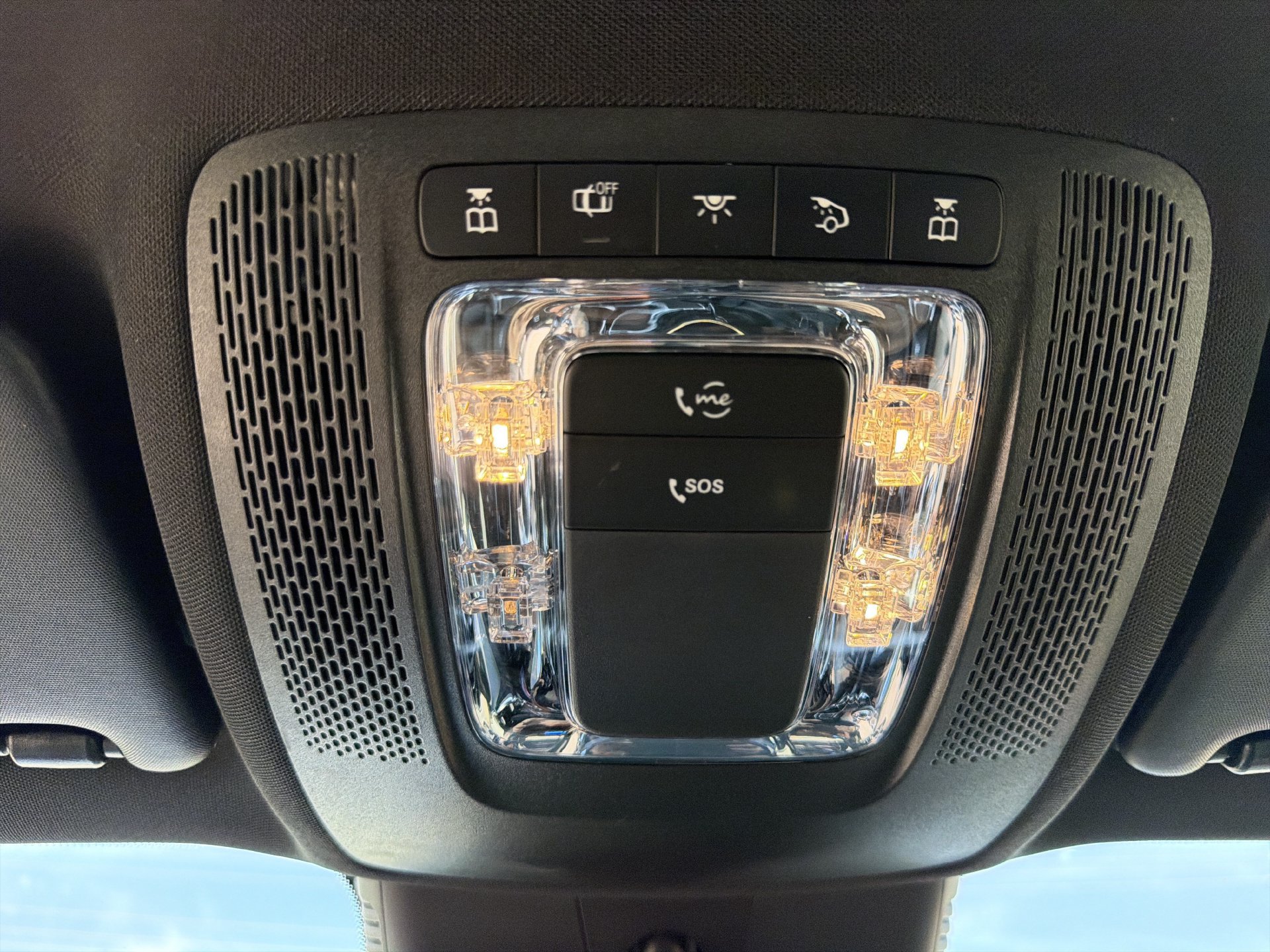 Used 2025 Mercedes-Benz GLB 250 image 17