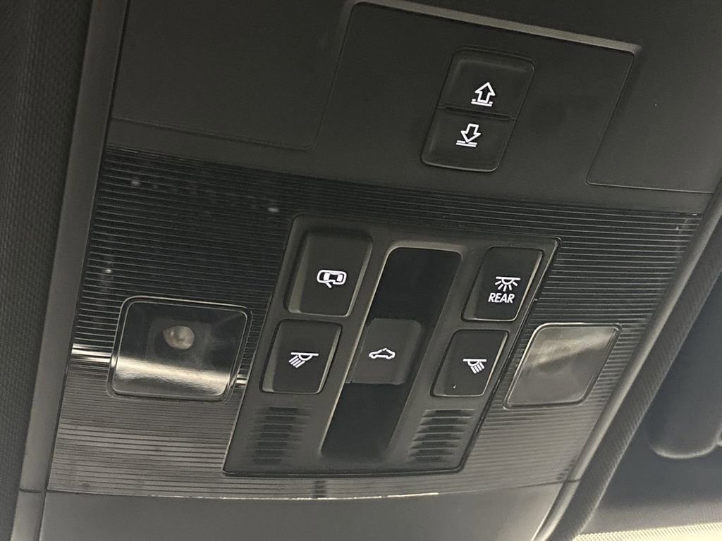 Used 2022 Volkswagen Atlas Cross Sport SEL R-Line image 63