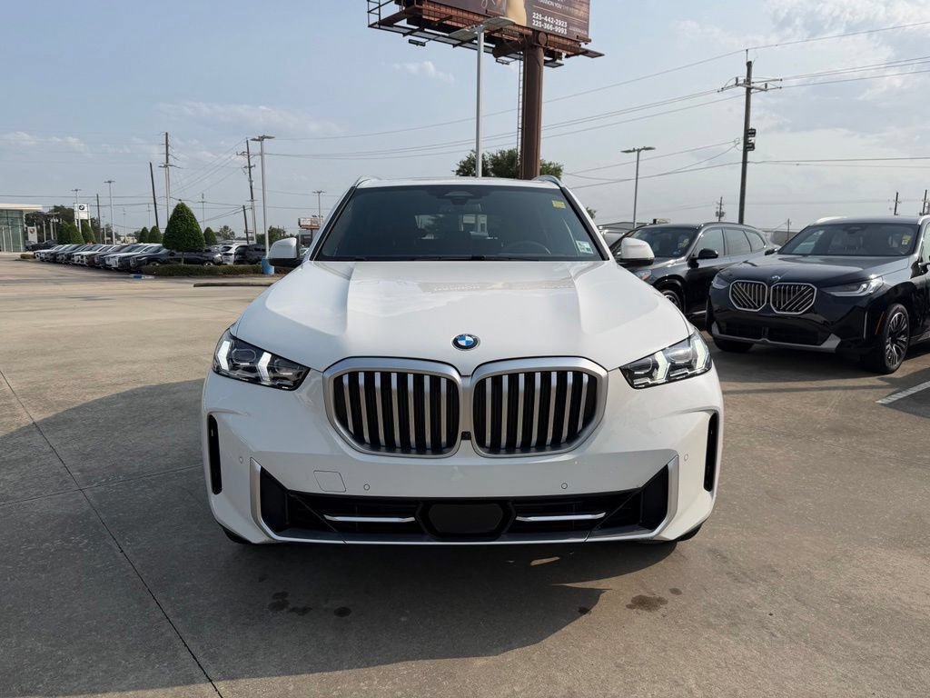 Certified 2024 BMW X5 xDrive40i w/ Premium Package AWD/4WD image 2