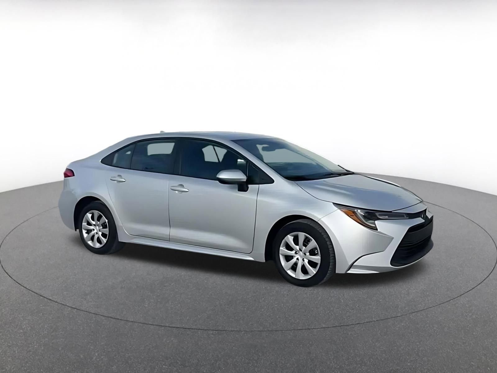 Used 2025 Toyota Corolla LE video 2