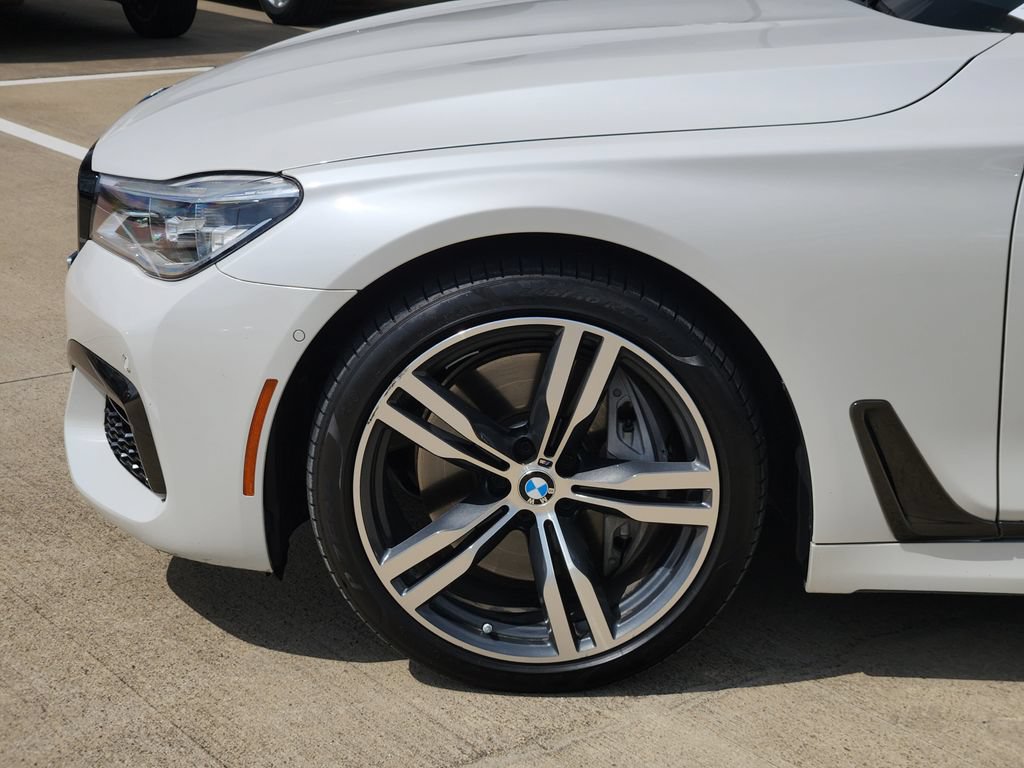 Used 2019 BMW 750i w/ M Sport Package RWD image 8