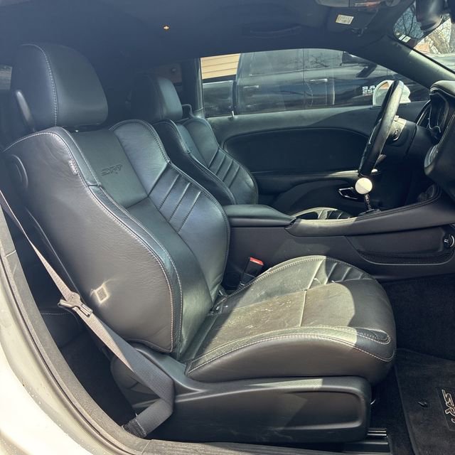Used 2016 Dodge Challenger SRT Hellcat image 9