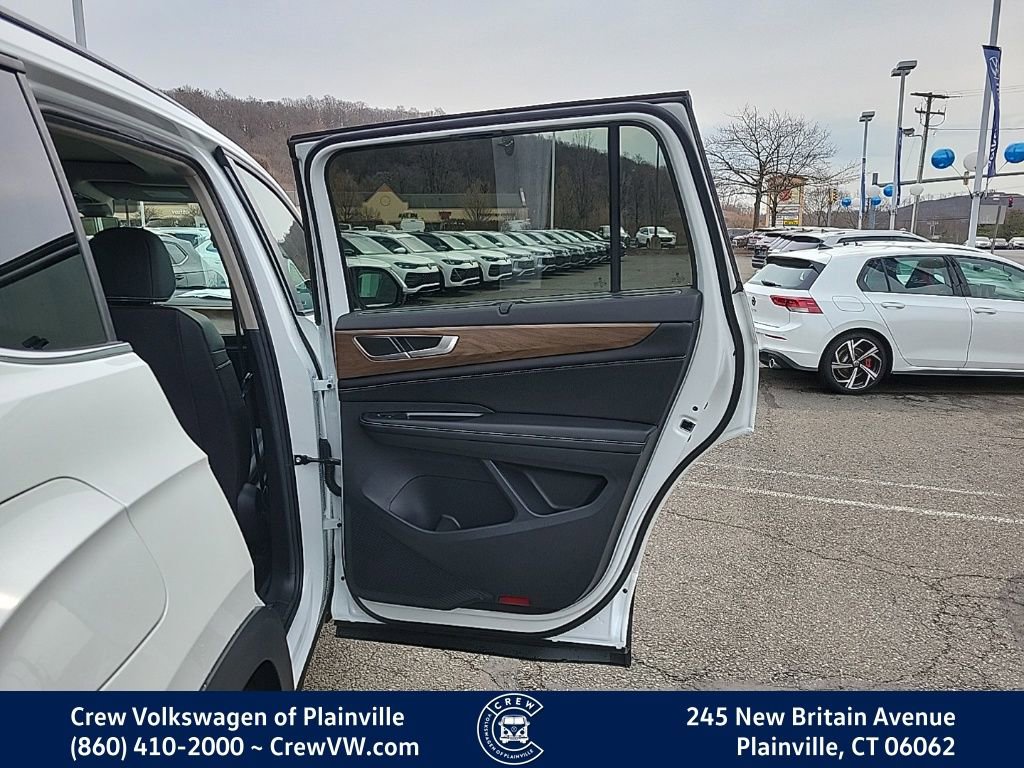 New 2026 Volkswagen Atlas SE image 44