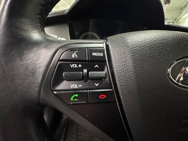 Used 2017 Hyundai Sonata Limited w/ Ultimate Package 04 FWD image 18