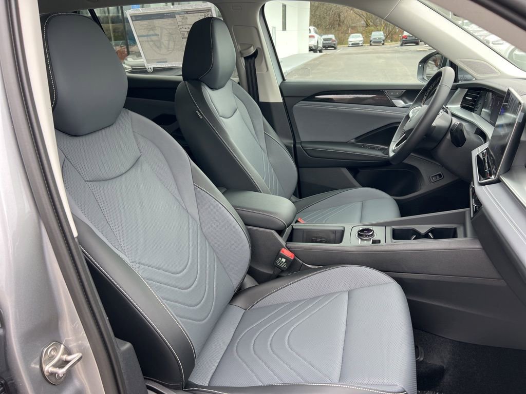 New 2026 Volkswagen Tiguan SE FWD image 23