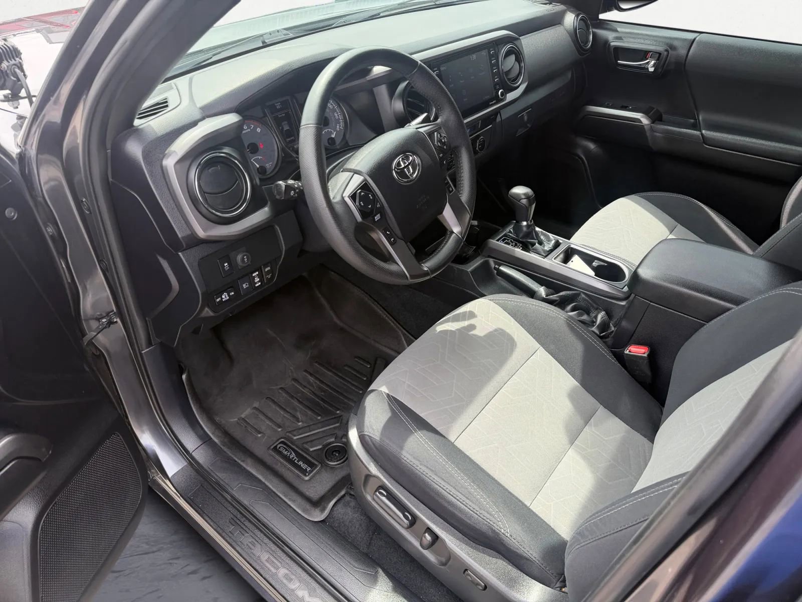 Used 2021 Toyota Tacoma TRD Off-Road w/ Technology Package image 14