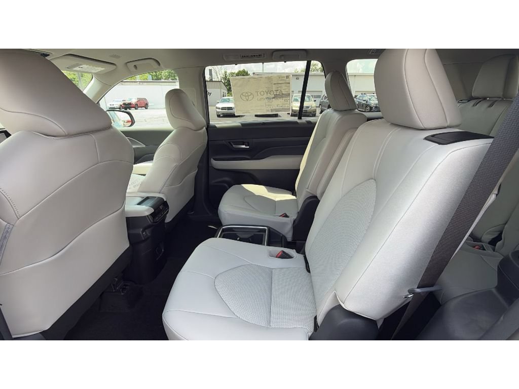 New 2026 Toyota Grand Highlander AWD image 38
