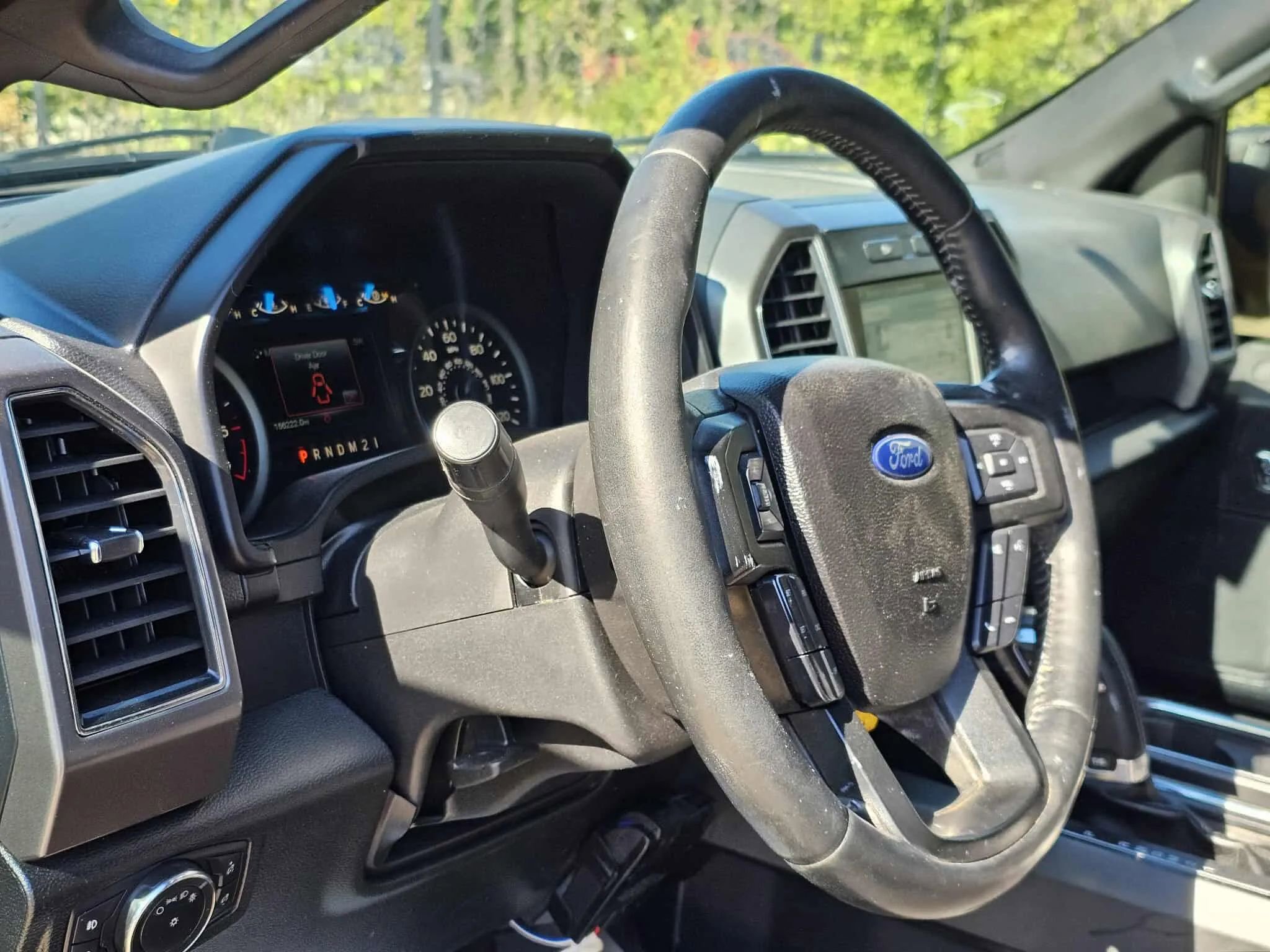 Used 2017 Ford F150 XLT w/ Equipment Group 302A Luxury RWD image 9