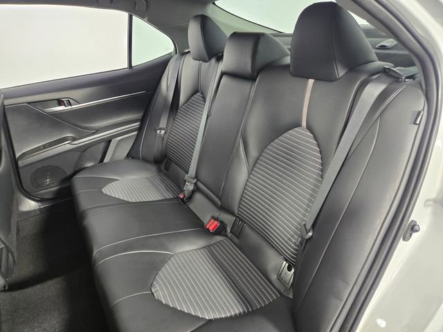Used 2024 Toyota Camry SE image 16