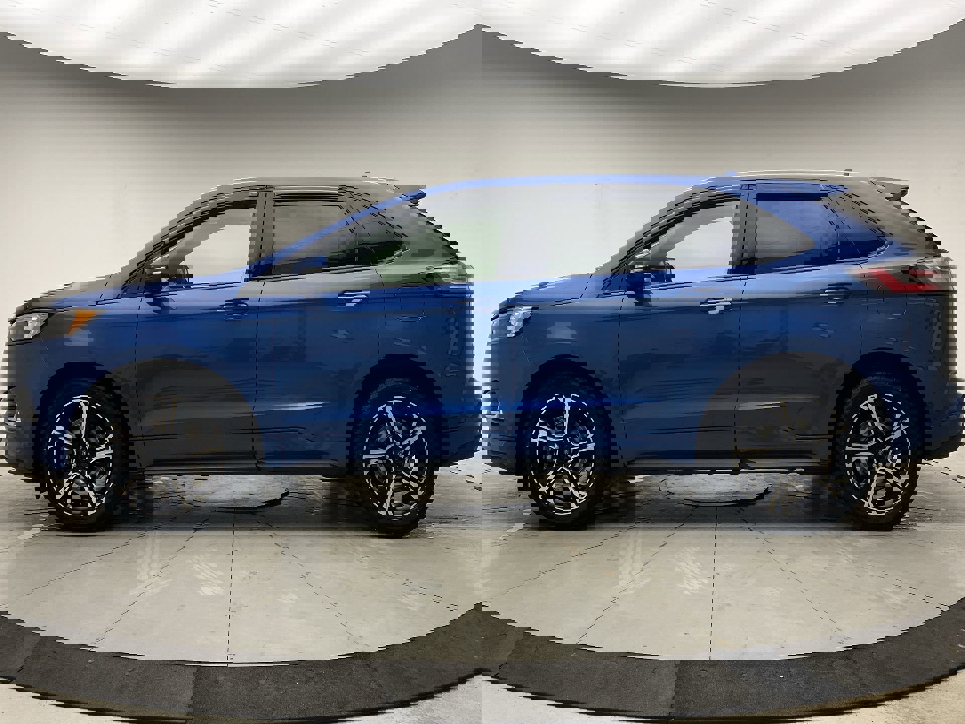 Used 2019 Ford Edge ST w/ Cold Weather Package image 2