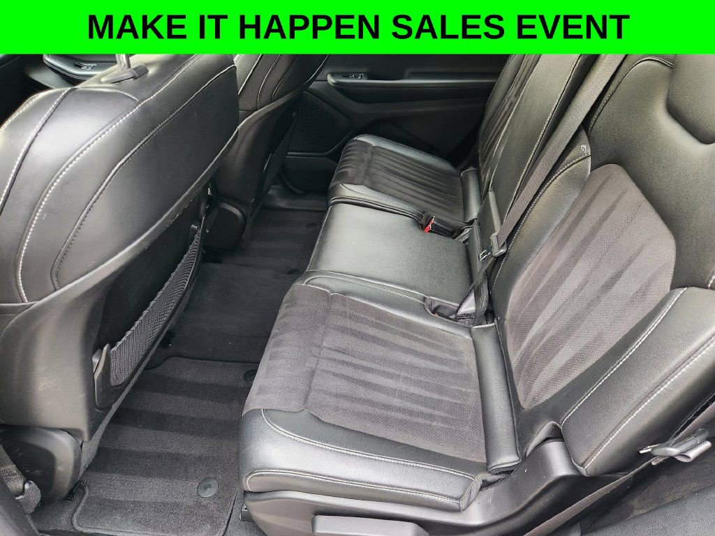 Used 2024 Jeep Grand Cherokee L Laredo AWD/4WD image 20