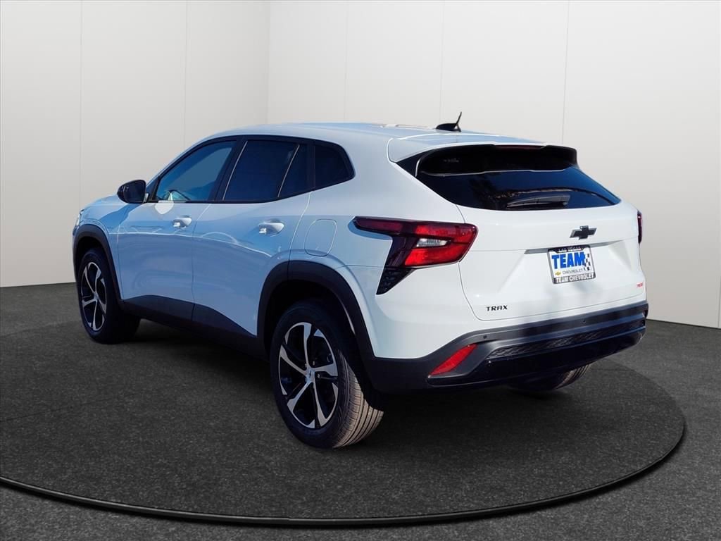New 2026 Chevrolet Trax RS w/ Sunroof Package image 4