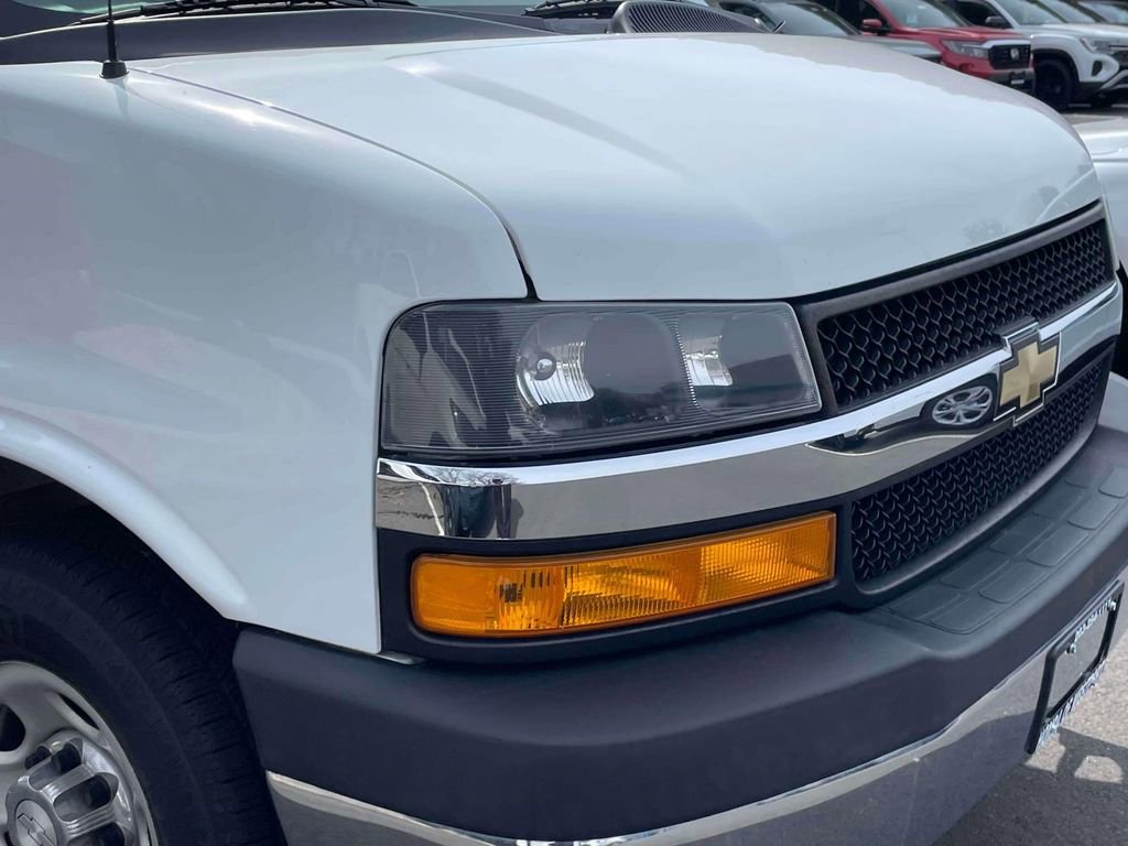 Used 2020 Chevrolet Express 3500 LT w/ LT Preferred Equipment Group image 8