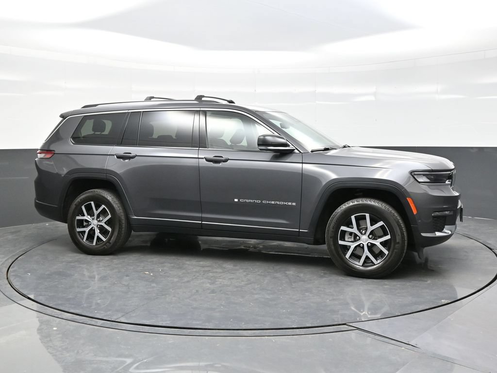 Used 2023 Jeep Grand Cherokee L Limited w/ Luxury Tech Group II AWD/4WD image 8