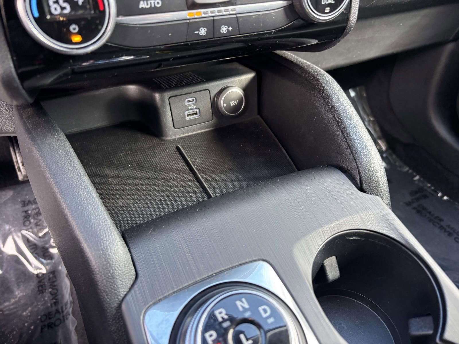 Certified 2021 Ford Escape SE w/ SE Sport Appearance Package image 25