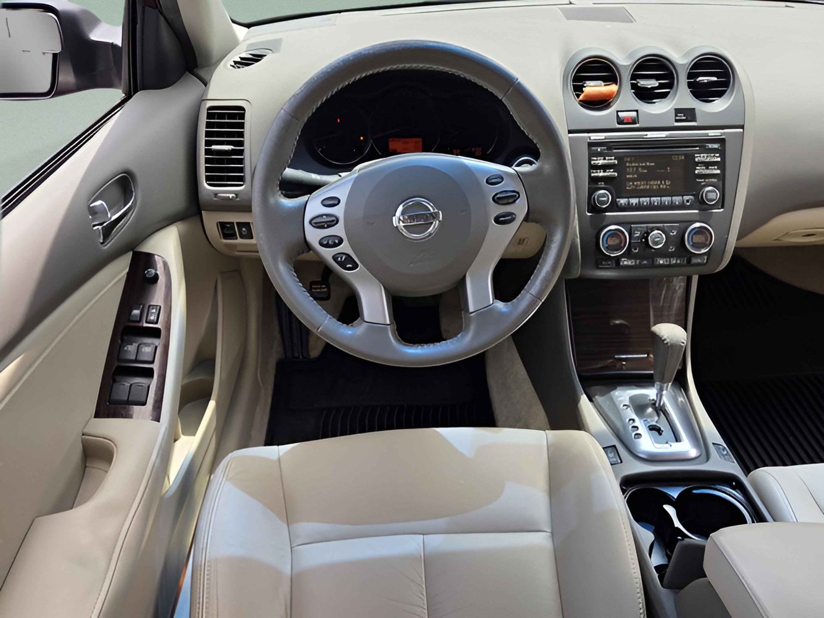 Used 2012 Nissan Altima 3.5 SR w/ Sport Pkg FWD image 27