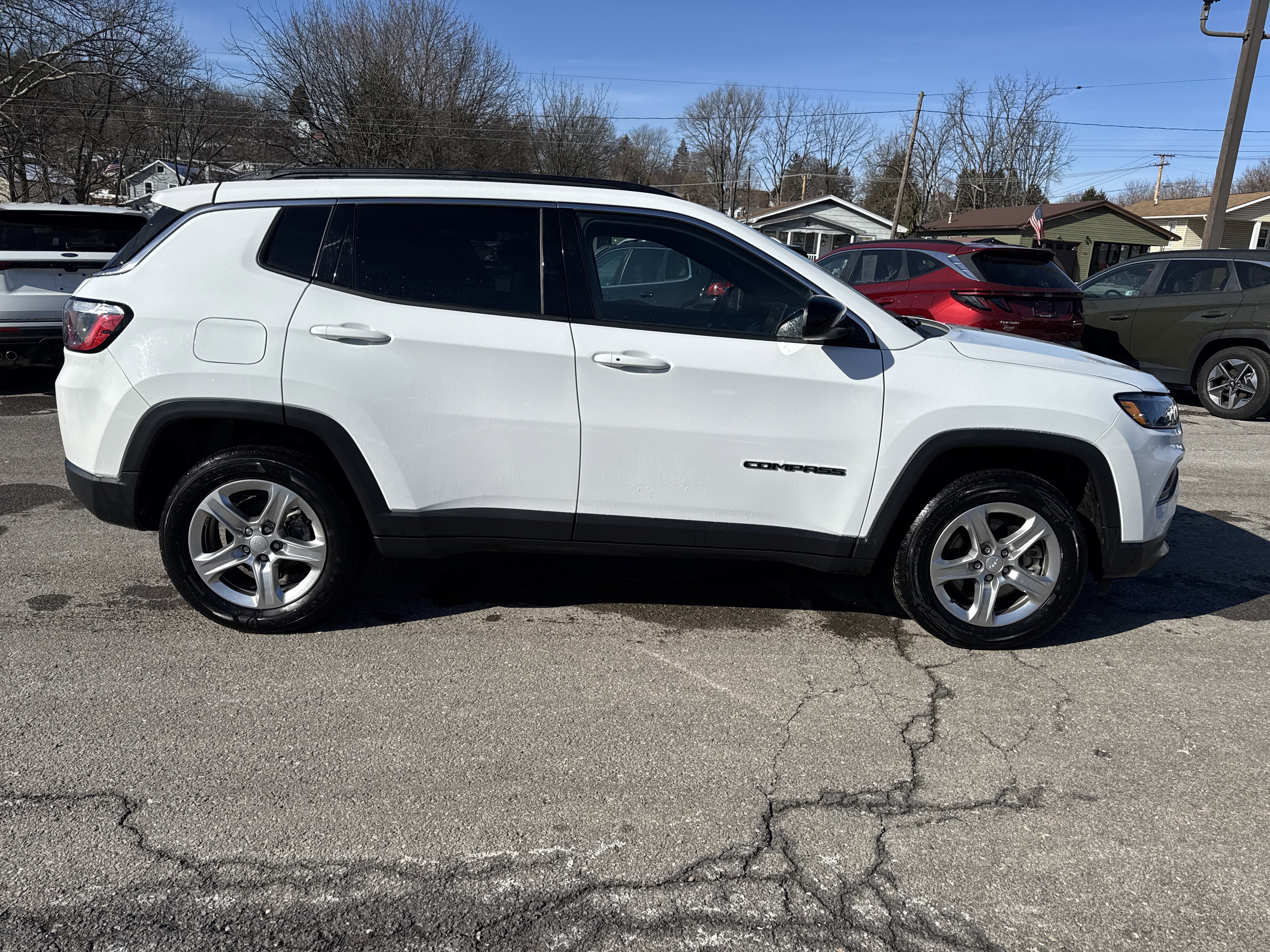 Used 2024 Jeep Compass Latitude image 2