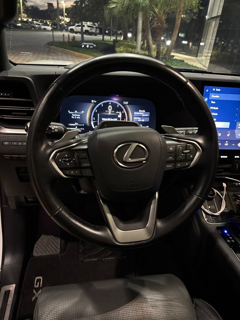 Used 2024 Lexus GX 550 w/ Accessory Package (Z1) AWD/4WD image 5