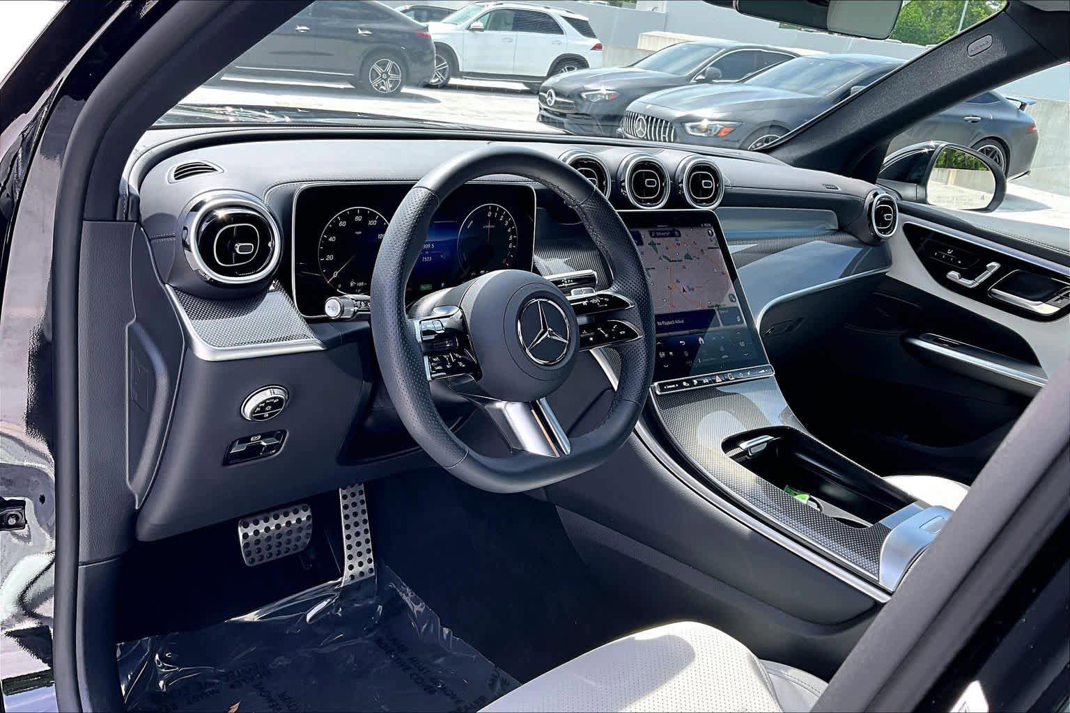 Used 2025 Mercedes-Benz GLC 350e 4MATIC image 18