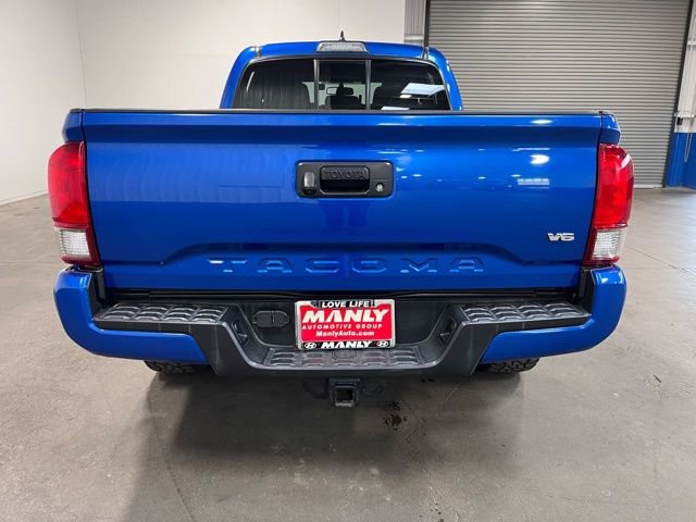 Used 2016 Toyota Tacoma TRD Sport w/ Towing Package image 4